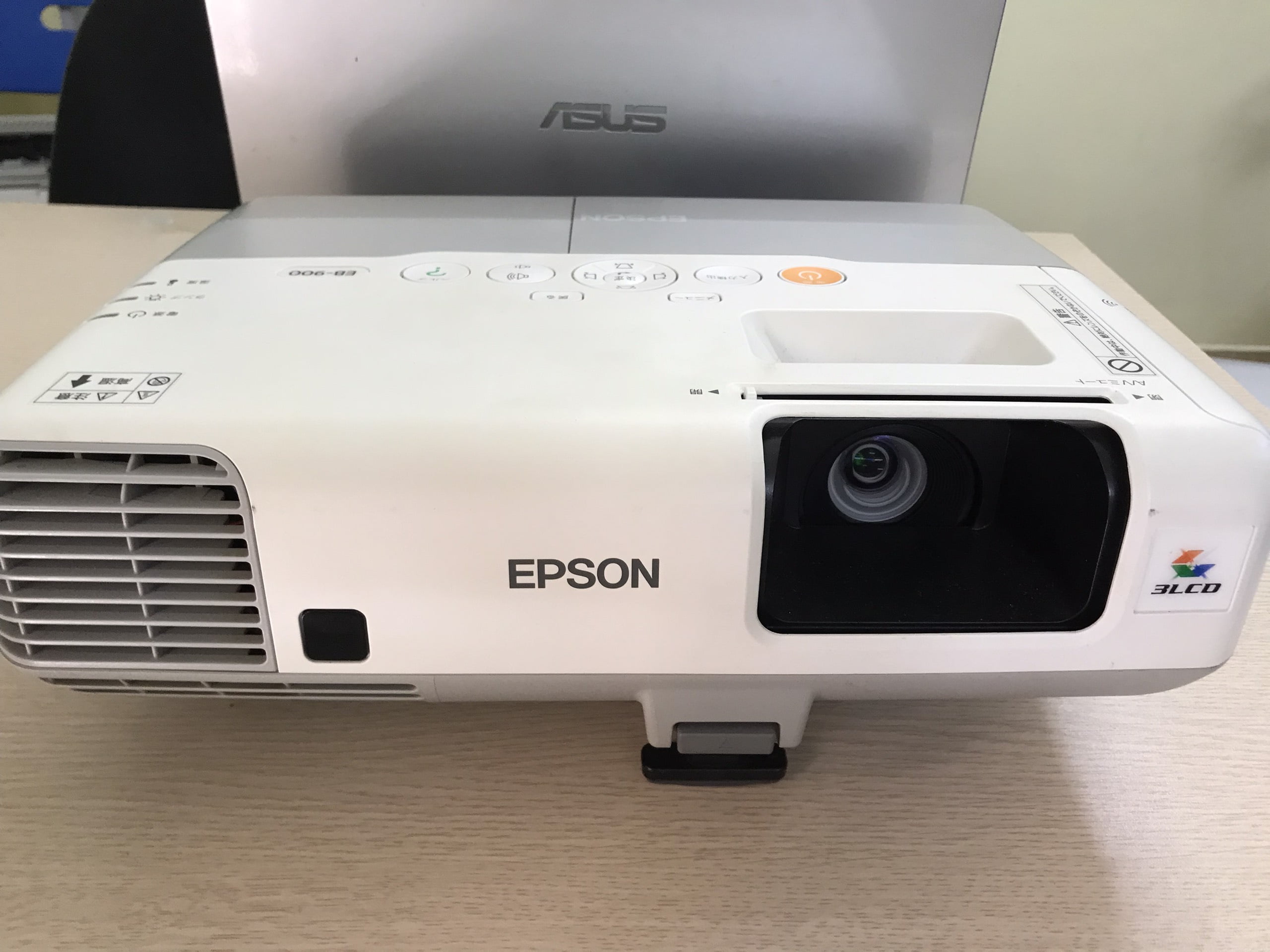 MÁY CHIẾU EPSON EB 900 - SỬA MÁY CHIẾU HẠNH PHÁT